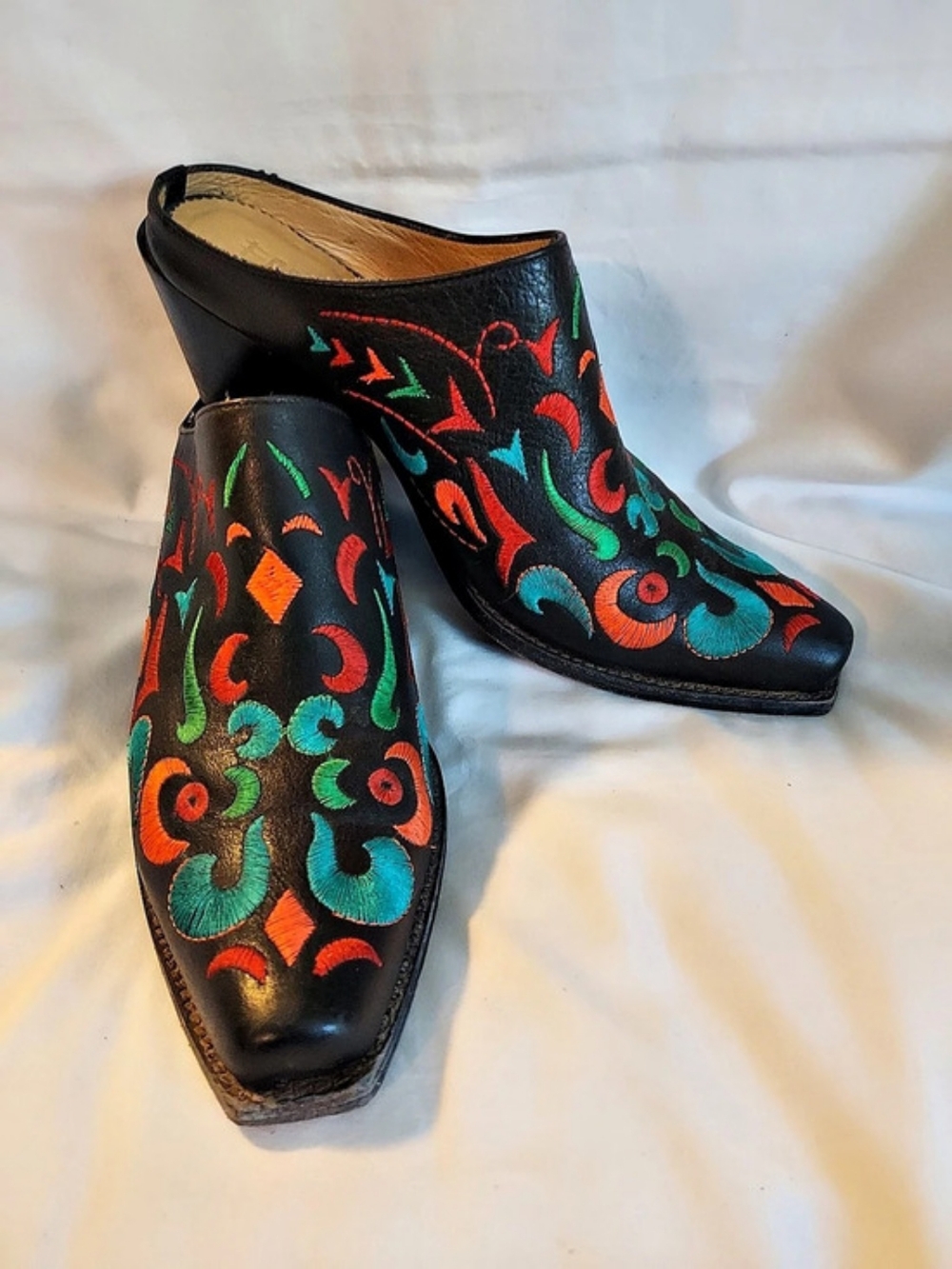 Corral Black Embroidered Western Leather Mules Snip Toe Heeled Clogs 9
